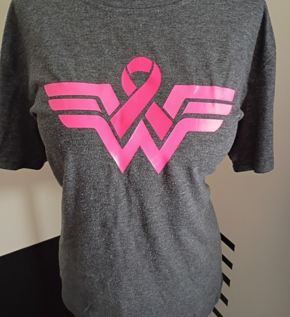 Women's Gray Breast Cancer Awareness Tee Sz. Lg. - Picture 2 of 3